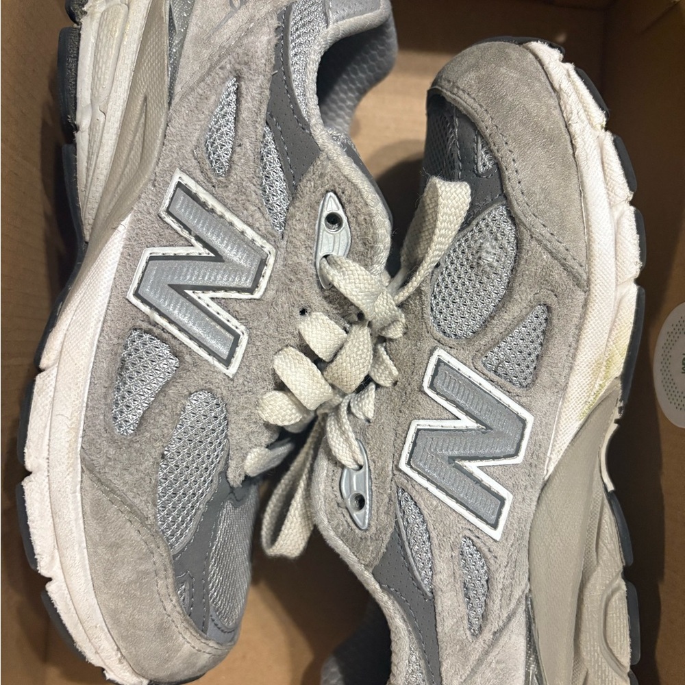 New Balance Gray Sneakers Classic Athletic Design